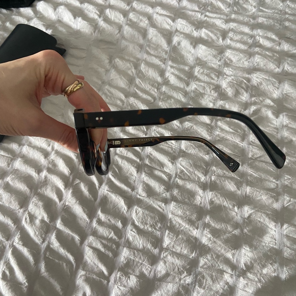 Elegant Tortoise Shell Glasses - image 2